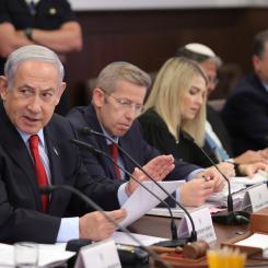 Abir Sultan/AP/TT: Israels premiärminister Benjamin Netanyahu vid helgens kabinettsmöte.