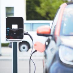 Den artificiella intelligensen använder algoritmer som kan justera priserna baserat på individuella faktorer, som batterinivå och bilens geografiska plats. Fotograf: Andreas 160578 / Pixabay