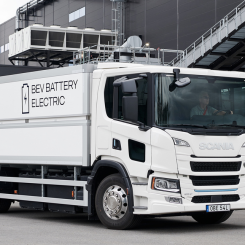 Scania förser Falkenklev Logistik med laddutrustning till Sveriges största publika laddplats för el-​lastbilar. Foto: Scania