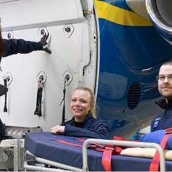 Tre av de 18 sjuksköterskor som är anställda vid Region Uppsala med specialistutbildning inom IVA eller anestesi. Foto: Svenskt Ambulansflyg