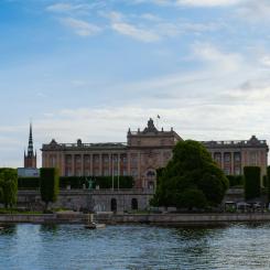 När regeringen nyligen presenterade sin lagrådsremiss på området saknar den fortsatt definitivt avgörande. Foto: andriy oliynyk/unsplash