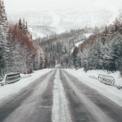 Alla är överens om att Sveriges transportsystem måste utvecklas för att främja besöksnäringens konkurrenskraft och tillgänglighet, men det återstår att se om regeringens initiativ kommer att omsättas i praktiken Foto: Tom Öhlin/unsplash