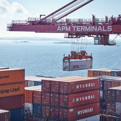 Under pandemin styrde många företag om sina godsvolymer till APM Terminals i Göteborg, en trend som bara accelererar. Foto: APM Terminals