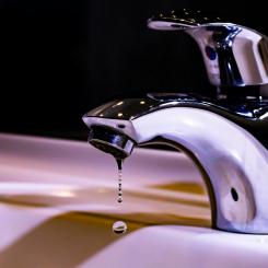 En värld i förändring, växande befolkning i kombination med klimatförändringar, ställer högre krav på ett hållbart förhållningssätt till resursen dricksvatten. Foto: jos speetjens/unsplash