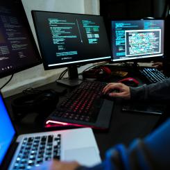 Angripare utnyttjade oskyddade enheter och sårbara åtkomstpunkter för att förbereda och genomföra attacker. Foto: Barracuda Networks