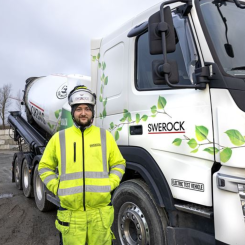 De senaste två åren har Swerock provkört Sveriges första elbetongbil. Foto: Swerock
