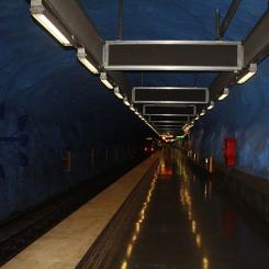 Blåa linjen vid T-centralen. Foto: AleWi/Wikimedia Commons