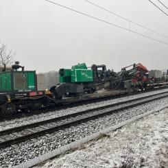 Borrtåget som placerar fundament till de kommande nya kontaktledningsstolparna på Västra stambanan mellan Olskroken och Partille. Foto: Trafikverket