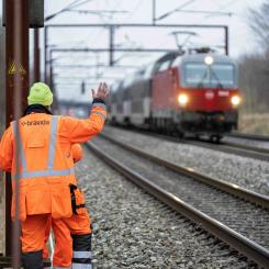 Bravida ansvarar nu för underhåll och elförsörjning till kontaktledningar på hela Danmarks fjärrbanenät. Foto: Bravida