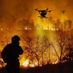 Självstyrande, flygande plattformar kan snabbt kan lösa viktiga uppdrag. Civilt kan de användas vid olyckor, miljöutsläpp, naturkatastrofer och för övervakning av gränser på land och till sjöss. Miltärt kan de användas för övervakning av slagfält och skydd av baser. Foto: Blekinge Tekniska Högskola