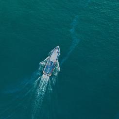 ChatGPT och andra språkmodellers förmåga att analysera maritima trafiksituationer på sjön kan komma att ändras, tror forskarna bakom en ny Lighthouseförstudie. Foto: chuttersnap/unsplash