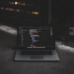 Cyberkriminella manipulerar URL:er för att lura användare Foto: blake connally/unsplash