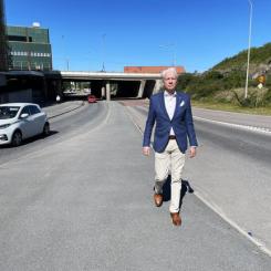 Robert Nibelius, ordförande i tekniska nämnden i Danderyds kommun vid Mörbyleden. Danderyds kommun