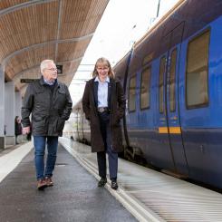 Gusten Granström, vd Norrbotniabanan AB samt Elisabeth Sinclair, projektledare Norrbotniabanegruppen. 
FOTO: PATRICK DEGERMAN