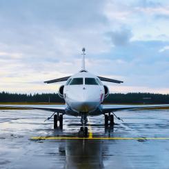Efter vi i flera år uppmärksammat riksdag och regering om de regionala flygplatsernas ohållbara situation, kom till slut Peter Normans Flygplatsutredning. Foto: niklas jonasson/unsplash