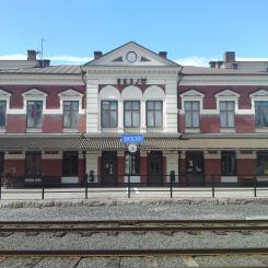 Eksjö station utmed Nässjö-Oskarshamns järnväg. Foto: Leffe00/https://commons.wikimedia.org/wiki/File:Eksj%C3%B6_station.JPG?uselang=sv