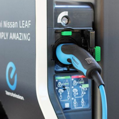 Senast 2026 ska det finnas elektrisk laddningspool för bilar på var 60:e kilometer längs med EU:s huvudvägar. Arkivbild
