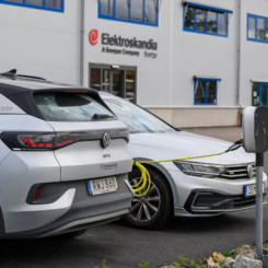 Butikerna kommer ha minst två laddare med vardera två laddpunkter. Foto: Elektroskandia