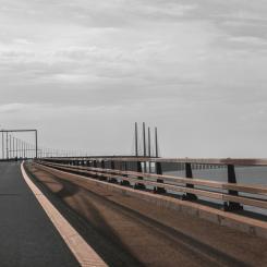 Öresundsbrons fibernät uppgraderas.  Foto: laurenz heymann/unsplash