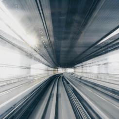 Partnerskapet låter Sivers Semiconductors leverera multigigabit-kommunikationslösningar för höghastighetståg med oavbruten internetåtkomst över 300 km/h.
Foto: emile guillemot/unsplash