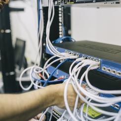 EU-kommissionens förslag innebär att telekommunikationsföretag och apputvecklare skulle behöva implementera teknik för att automatiskt skanna bilder och meddelanden på enheter som smartphones för att identifiera material relaterat till barnmissbruk. Foto: Creative Commons Lic, Pixabay, kredit: StockSnap