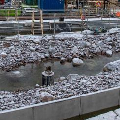 Fiskvandringsleden inredd med stenar, och fylld med en mindre mängd vatten. Foto: Lennart Johansson