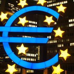 Fonden för ett sammanlänkat Europa (Connecting Europe Facility, CEF) ska bidra till förbättrad konkurrenskraft inom EU liksom till ekonomisk, social och territoriell sammanhållning. Fonden syftar till att åtgärda brister, främst vad gäller de gränsöverskridande delarna, inom de transeuropeiska transport-, energi- och telekomnäten. Kategorin militär rörlighet innebär att projekten ska uppfylla kravet på användning för både civilt och militärt bruk. Foto: bruno neurath wilson/unsplash