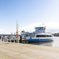 Färjeläge Lundbystrand och färjelinje 287 mot Stenpiren. Fotograf: Eddie Löthman