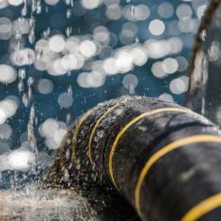 Målet med det Natostödda projektet HEIST är att snabbt lokalisera kabelbrott och att utveckla teknik som kan omdirigera kritisk trafik via satelliter om nätverken på havsbottnen skadas. Nu träffas forskare, experter och företag på BTH i Karlskrona. Foto: BTH