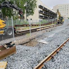 De gamla spåren läggs på plats igen. Bild: Region Stockholm