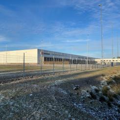 Terminalen ligger i det expansiva logistikområdet Stockholm Syd/Almnäs mellan Södertälje och Nykvarn. Det är ett gammalt militärområde som nu exploateras. Flera logistikföretag söker sig nu till detta strategiskt välplacerade område. Foto: John Hardwick
