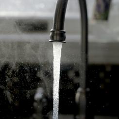För att kunna säkerställa att de befintliga fastigheterna inte skadas av anläggningsarbetena utför Bjerking besiktning av byggnader och vibrationsmätning på omgivande fastigheterna i Åbyggeby. Foto: imani/unsplash