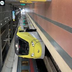 Arlandabanan är ett exempel på privatfinansierad infrastruktur. Det privata företaget A-Train byggde banan och driver tågförbindelsen mellan Stockholm C och Arlanda medan staten via bolaget Arlandabanan Infrastructure äger banan. Arkivbild
