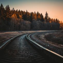 Förbättringsprojekt längs sträckorna Piteå-Älvsbyn och Skellefteå-Bastuträsk. Foto: irina iriser/unsplash