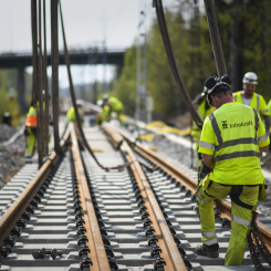 Arbetet med att byta kontaktledningar och stolpar startar våren 2026 och ska vara klart våren 2027. Foto: Infrakraft