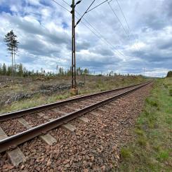 Järnvägen föreslås få 210 miljarder i regeringens och Sverigedemokraternas infrastrukturproposition för åren 2026–2037. 
FOTO: Peab