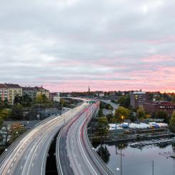2025 kommer 1,1 miljarder kronor skjutas till för att stärka det civila försvaret av infrastrukturen Foto: jon flobrant/unsplash
