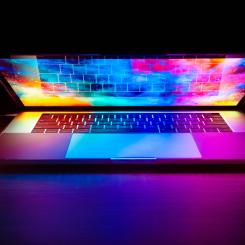 Värst utsatt var branscher inom utbildning och detaljhandel. Foto: joshua woroniecki/unsplash
