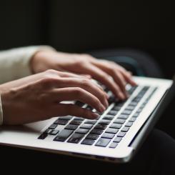 Rapporten avslöjar att verksamheterna är extremt dåligt rustade för att hantera dagens sofistikerade cyberhot - men det finns ljusglimtar. Foto: kaitlyn baker/unsplash