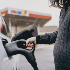 Förra året har antalet elbilar i Västerbotten ökat med 109 procent. Foto: Skellefteå Kraft