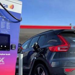 OKQ8:s plan är att etablera minst 800 laddpunkter vid 300 stationer fram till 2026. Foto: OKQ8