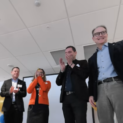 Bandet klipptes av Jan-Olof Jacke, VD för Svenskt näringsliv, Per Vorberg, kommunstyrelsens ordförande i Härryda, Anna Strömwall, flygplatschef, Peter Grönberg CEO Göteborg & Co och Jonas Abrahamsson, vd och koncernchef Swedavia. Foto: Swedavia