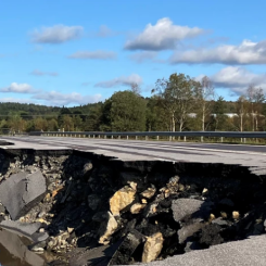Trafikverket och Stenungsunds kommun beslutat att upphäva tillträdesförbudet inom det skreddrabbade området vid väg E6 i höjd med Stenungsundsmotet i Stenungsunds kommun. Foto: Trafikverket