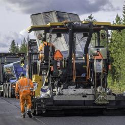 Asfaltering på väg 395 i Norrbotten Fotograf: Stefan Nilsson