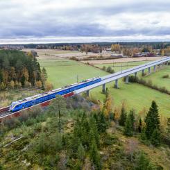 Norrbotniabanan är en cirka 270 kilometer strategisk ny kustjärnväg mellan Umeå och Luleå. Det är en av de största infrastrukturinvesteringarna i norra Sverige, och utbyggnaden sker etappvis. Foto: GRK