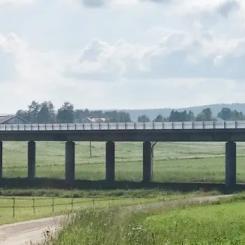 Vägdagvattnet från Nolby vägbro ska ledas österut till ledningssystemet för ytdagvattnet. Foto: Trafikverket