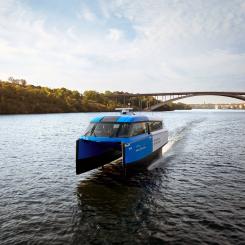 Bärplansbåten Nova på Riddarfjärden i Stockholm. Pressbild: SL