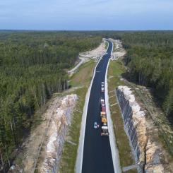Asfaltering av riksväg 27. Foto: Peab
