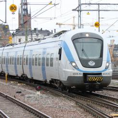 Pendeltåg ankommer till Stockholms central. Foto: Melker Larsson