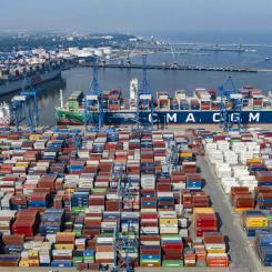 Hamnen i polska  Gdansk. Den snabba utvecklingen i polska hamnar har lett till att Notteboom föreslår att utöka den traditionella "Le Havre–Hamburg-range" till att omfatta polska hamnar, och skapa en ny "Le Havre–Gdańsk-range". Detta speglar Östersjöhamnarnas växande betydelse för den europeiska logistikmarknaden. Foto: Port of  Gdansk